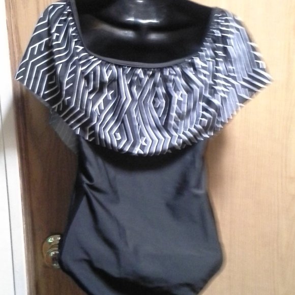 swimsuit - Picture 2 of 2